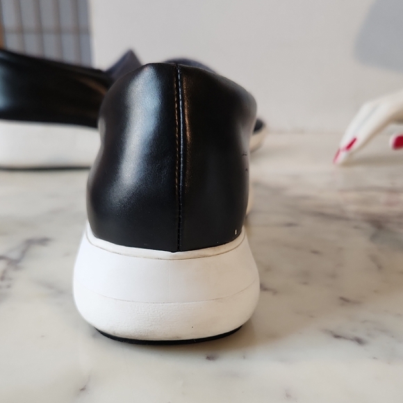 Via Spiga Morgan Black and Gray Slip-On Shoes Sz 8 - Picture 4 of 8